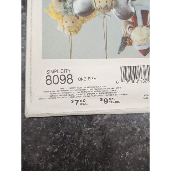 Simplicity Crafts Sewing Pattern, Uncut #8098 - Picture 3 of 3
